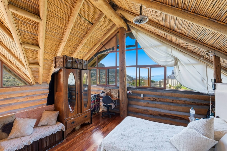 5 Bedroom Property for Sale in Glencairn Western Cape